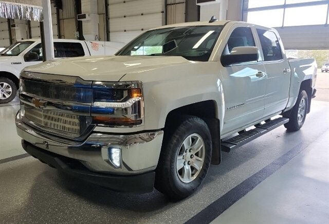 2018 Chevrolet Silverado 1500 LT  4X4 - Photo 1 - St Albert, AB T8N 3Z7