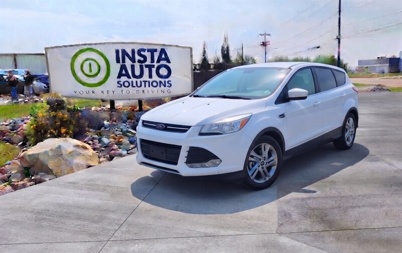 2015 Ford Escape SE  AWD - Photo 1 - Edmonton, AB T5L 2J7