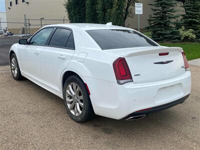 2021 Chrysler 300 Series S  AWD - Photo 6 - Edmonton, AB T5L 2J7