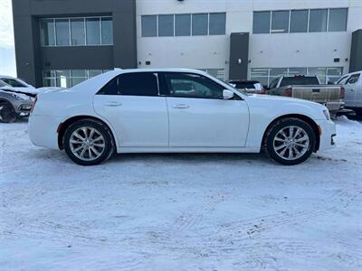 2021 Chrysler 300 Series S  AWD - Photo 7 - Edmonton, AB T5L 2J7
