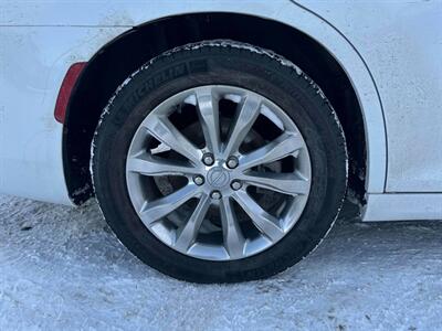 2021 Chrysler 300 Series S  AWD - Photo 16 - Edmonton, AB T5L 2J7