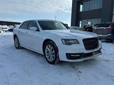 2021 Chrysler 300 Series S  AWD - Photo 8 - Edmonton, AB T5L 2J7