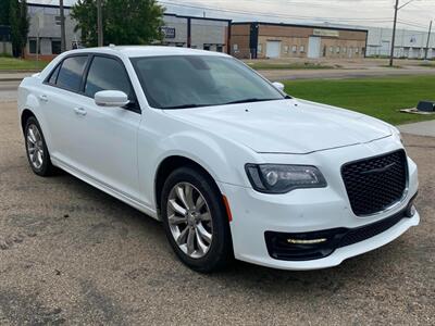 2021 Chrysler 300 Series S  AWD - Photo 2 - Edmonton, AB T5L 2J7