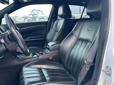 2021 Chrysler 300 Series S  AWD - Photo 10 - Edmonton, AB T5L 2J7