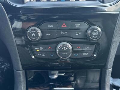 2021 Chrysler 300 Series S  AWD - Photo 14 - Edmonton, AB T5L 2J7