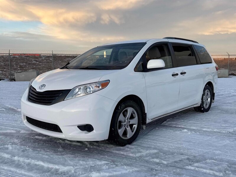 2017 Toyota Sienna L 7-Passenger   - Photo 1 - Edmonton, AB T5L 2J7