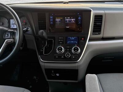 2017 Toyota Sienna L 7-Passenger   - Photo 9 - Edmonton, AB T5L 2J7