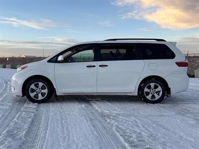 2017 Toyota Sienna L 7-Passenger   - Photo 2 - Edmonton, AB T5L 2J7