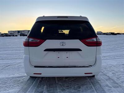 2017 Toyota Sienna L 7-Passenger   - Photo 4 - Edmonton, AB T5L 2J7