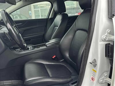 2018 Jaguar XE 25t Premium  AWD - Photo 10 - Acheson, AB T7X 5A3