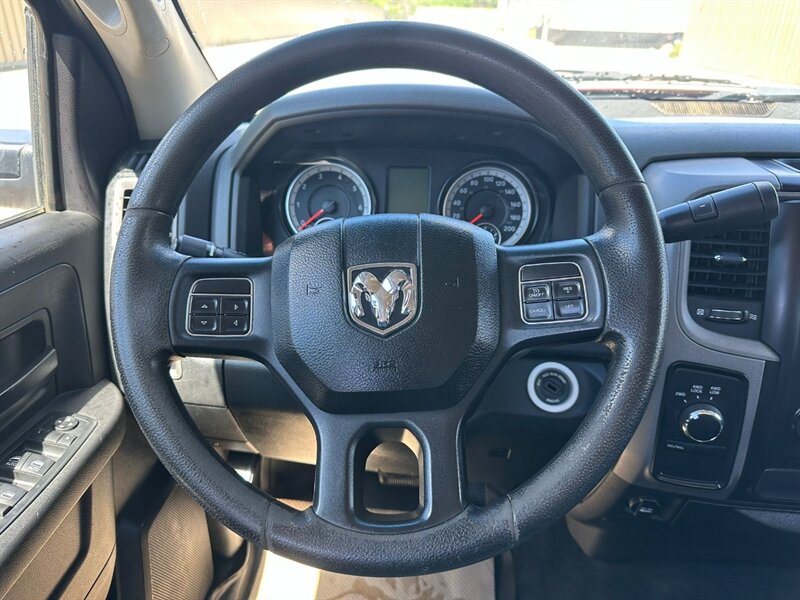 2017 RAM 1500 SXT V8 5.7L - Photo 12 - St Albert, AB T8N 3Z7