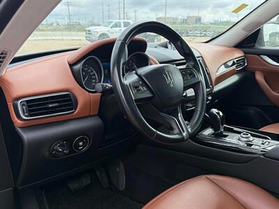 2017 Maserati Levante  AWD - Photo 11 - Acheson, AB T7X 5A3