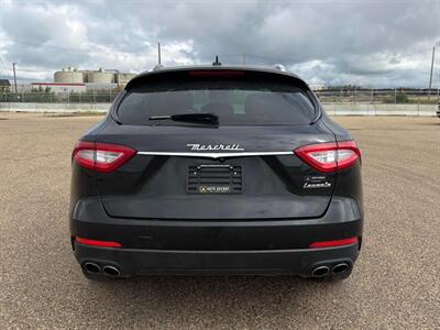2017 Maserati Levante  AWD - Photo 5 - Acheson, AB T7X 5A3