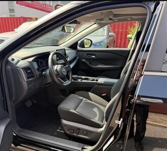 2024 Nissan Rogue SV Moonroof  AWD - Photo 12 - St Albert, AB T8N 3Z7