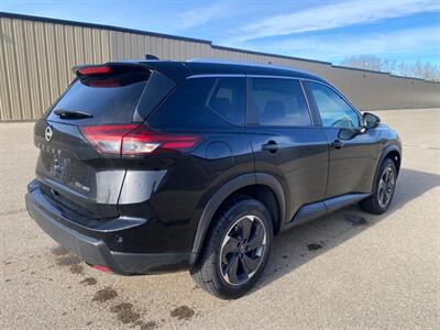 2024 Nissan Rogue SV AWD - Photo 5 - St Albert, AB T8N 3Z7