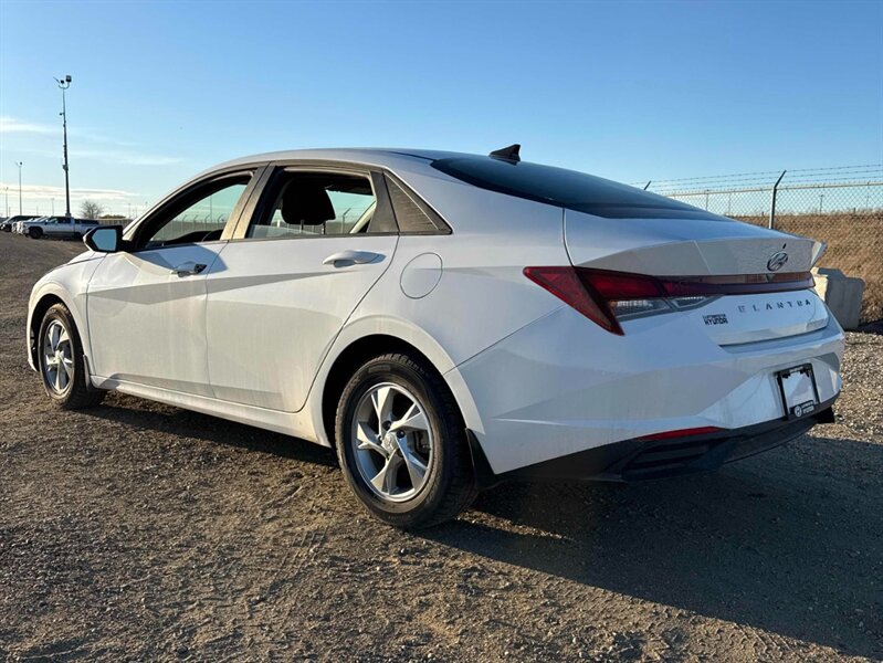 2021 Hyundai ELANTRA Essential - Photo 7 - Edmonton, AB T5L 2J7