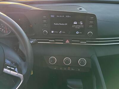 2021 Hyundai ELANTRA Essential - Photo 11 - Edmonton, AB T5L 2J7