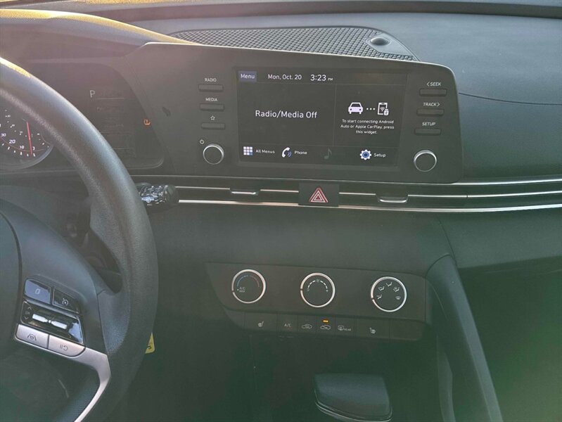 2021 Hyundai ELANTRA Essential - Photo 11 - Edmonton, AB T5L 2J7
