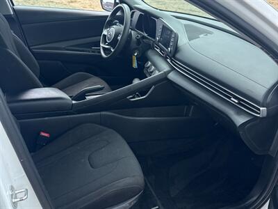 2021 Hyundai ELANTRA Essential - Photo 12 - Edmonton, AB T5L 2J7