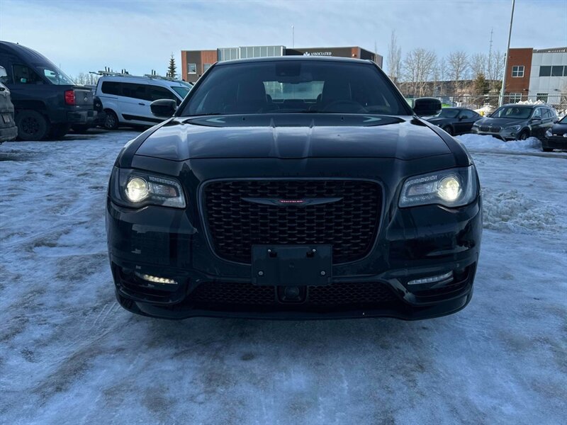 2023 Chrysler 300 Series S AWD - Photo 2 - Edmonton, AB T5L 2J7