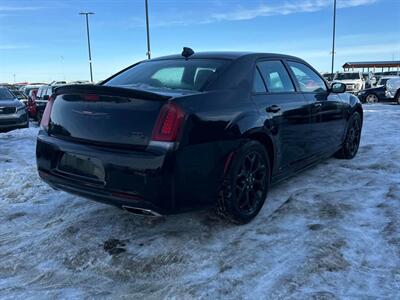 2023 Chrysler 300 Series S AWD - Photo 6 - Edmonton, AB T5L 2J7