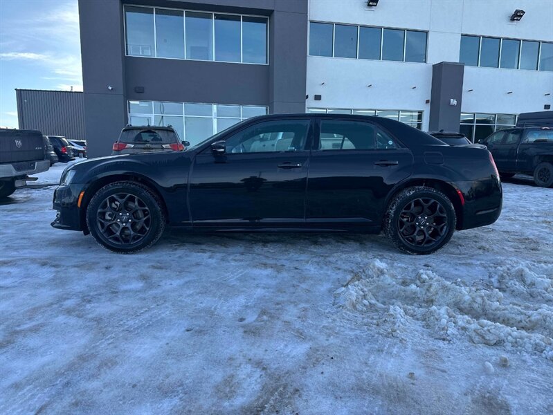 2023 Chrysler 300 Series S AWD - Photo 3 - Edmonton, AB T5L 2J7
