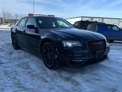 2023 Chrysler 300 Series S AWD - Photo 8 - Edmonton, AB T5L 2J7