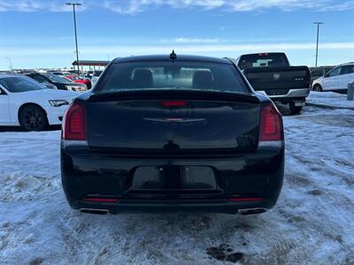 2023 Chrysler 300 Series S AWD - Photo 5 - Edmonton, AB T5L 2J7