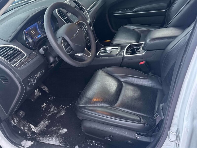 2023 Chrysler 300 Series Touring L AWD - Photo 9 - Acheson, AB T7X 5A3