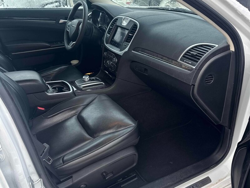 2023 Chrysler 300 Series Touring L AWD - Photo 10 - Acheson, AB T7X 5A3