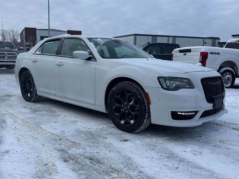 2023 Chrysler 300 Series Touring L AWD - Photo 8 - Acheson, AB T7X 5A3