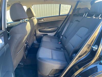 2021 Kia Sportage LX AWD - Photo 16 - St Albert, AB T8N 3Z7