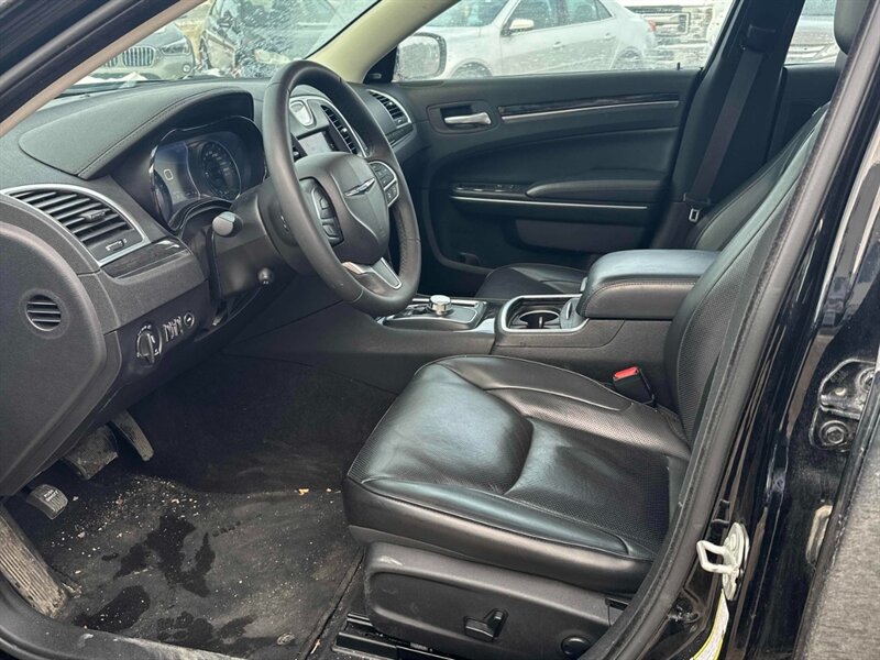 2023 Chrysler 300 Series Touring L AWD - Photo 9 - Acheson, AB T7X 5A3