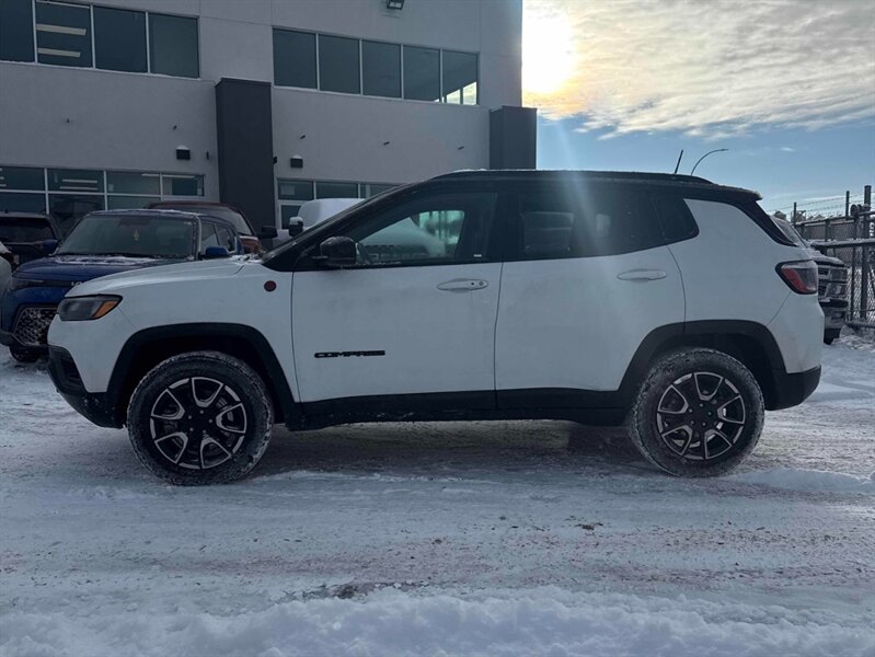 2024 Jeep Compass Trailhawk 4x4 - Photo 3 - Acheson, AB T7X 5A3