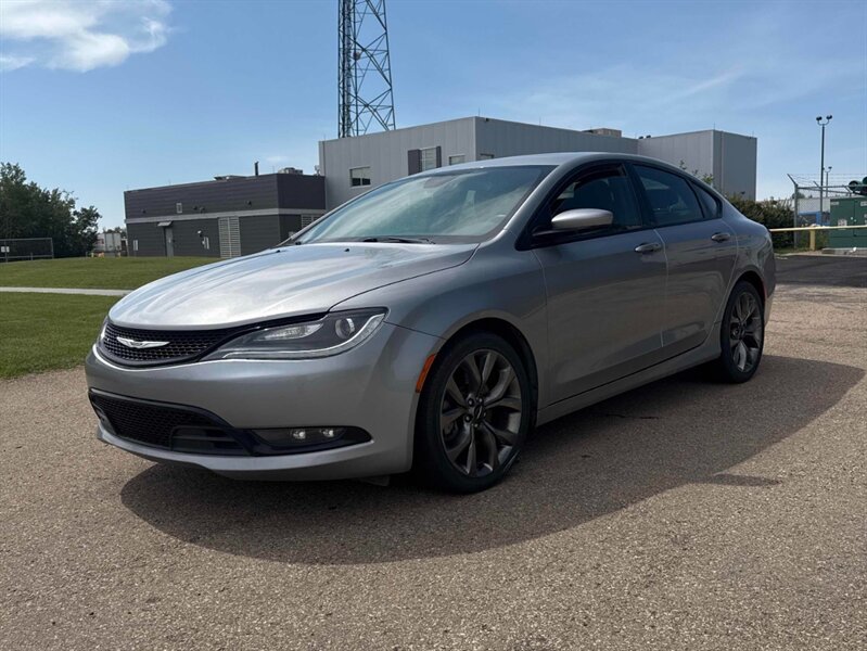 2016 Chrysler 200 S AWD - Photo 1 - Edmonton, AB T5L 2J7