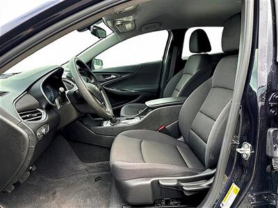 2022 Chevrolet Malibu LS   - Photo 9 - Acheson, AB T7X 5A3