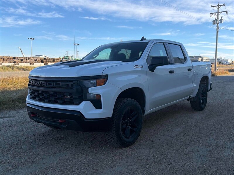 2023 Chevrolet Silverado 1500 Custom Trail Boss 5.3L  4x4 - Photo 1 - St Albert, AB T8N 3Z7
