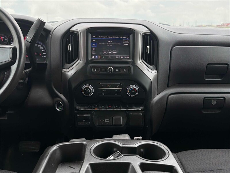 2023 Chevrolet Silverado 1500 Custom Trail Boss 5.3L 4x4 - Photo 11 - St Albert, AB T8N 3Z7