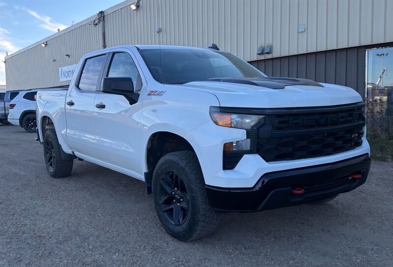 2023 Chevrolet Silverado 1500 Custom Trail Boss 5.3L 4x4 - Photo 5 - St Albert, AB T8N 3Z7