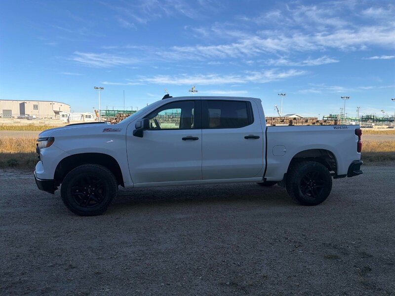 2023 Chevrolet Silverado 1500 Custom Trail Boss 5.3L 4x4 - Photo 3 - St Albert, AB T8N 3Z7