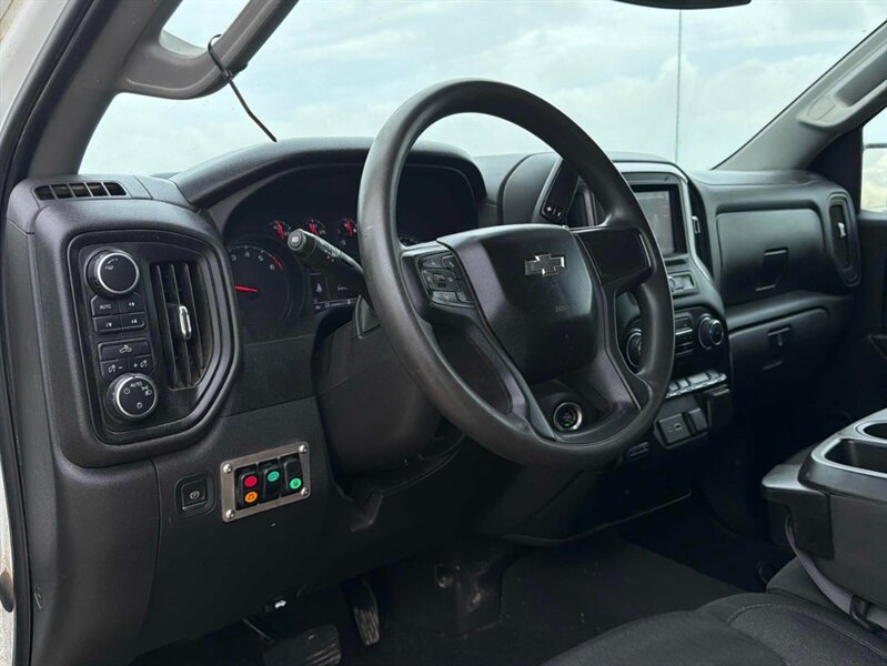 2023 Chevrolet Silverado 1500 Custom Trail Boss 5.3L 4x4 - Photo 13 - St Albert, AB T8N 3Z7