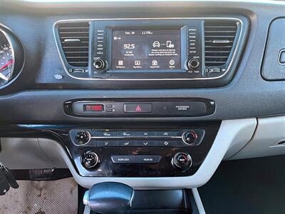 2017 Kia Sedona LX   - Photo 13 - St Albert, AB T8N 3Z7