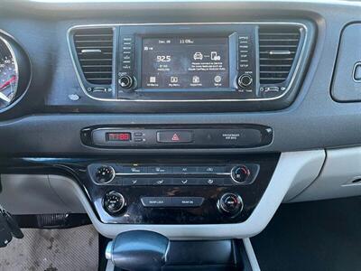 2017 Kia Sedona LX   - Photo 13 - St Albert, AB T8N 3Z7