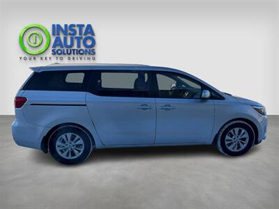 2017 Kia Sedona LX   - Photo 4 - St Albert, AB T8N 3Z7