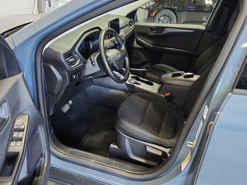 2025 Ford Escape Active AWD - Photo 8 - Edmonton, AB T5L 2J7