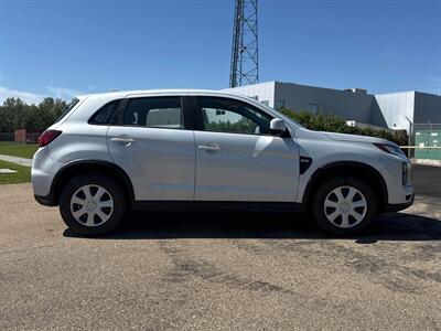 2024 Mitsubishi RVR RVR ES   - Photo 3 - Edmonton, AB T5L 2J7