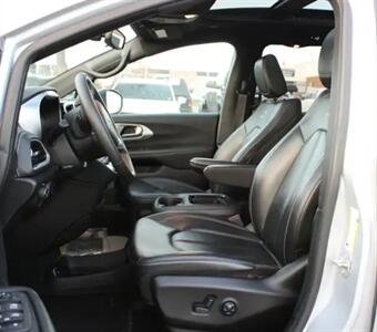 2024 Chrysler Pacifica Touring L Sunroof S package - Photo 10 - St Albert, AB T8N 3Z7