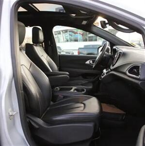 2024 Chrysler Pacifica Touring L Sunroof S package - Photo 21 - St Albert, AB T8N 3Z7