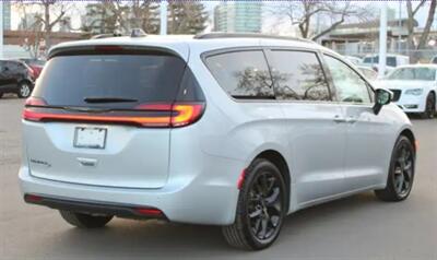 2024 Chrysler Pacifica Touring L Sunroof S package - Photo 8 - St Albert, AB T8N 3Z7