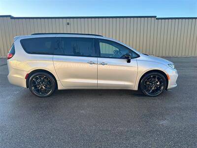 2024 Chrysler Pacifica Touring L Sunroof S package   - Photo 4 - St Albert, AB T8N 3Z7